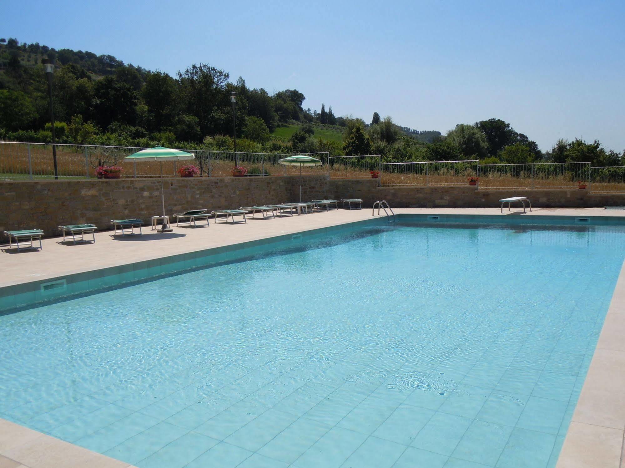 Catignano Hotel Gubbio Bagian luar foto