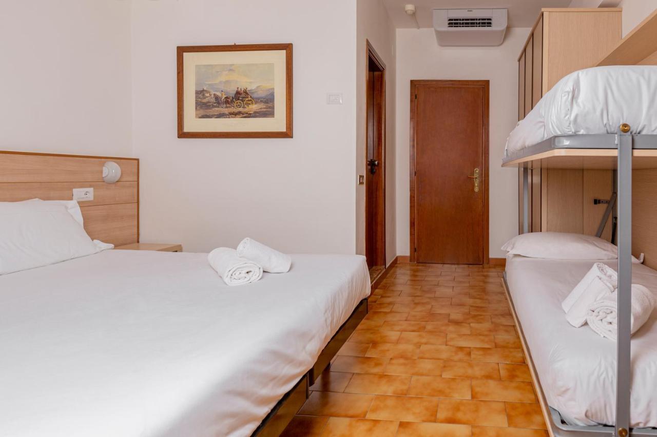Catignano Hotel Gubbio Bagian luar foto
